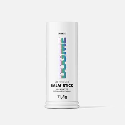 Balm stick Dogme para patinhas e focinho, embalagem cilíndrica branca de 11,5 g sobre fundo branco