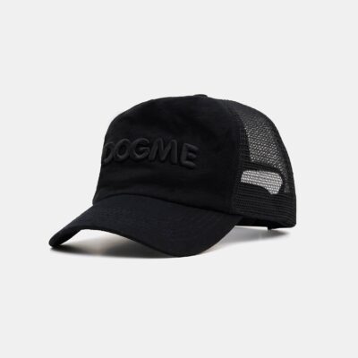 Boné preto estilo trucker Dogme com frente sólida, tela traseira e bordado em relevo